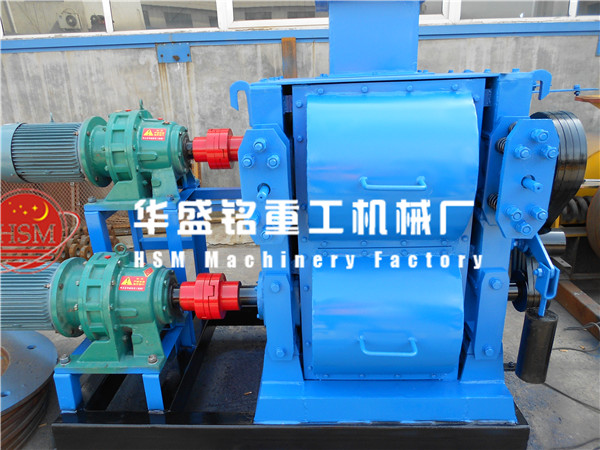 四輥破碎機怎樣精確恰當?shù)恼{(diào)整三角皮帶的松緊程度